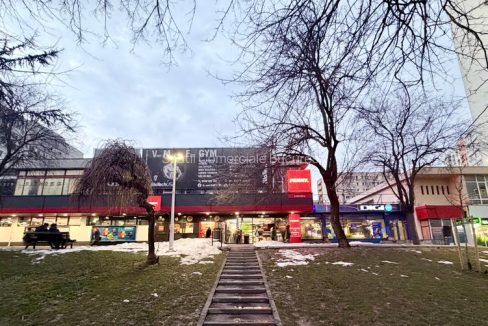 Direct proprietar - Inchiriez spațiu comercial 267 mp în Complex Colentina