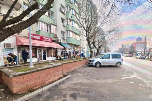 Margeanului –spatiu de vanzare,102 mp, teren 327 mp, inchiriat cu 2900 euro/luna