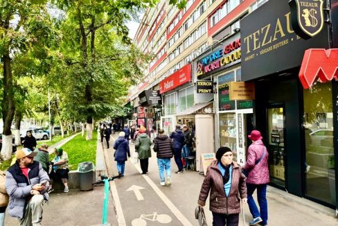 Spatiu comercial 65 mp Sos. Giurgiului, chirie 2600 euro, zona pietonala