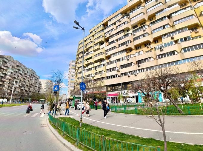 Spatiu comercial de vanzare, Pantelimon, 65 mp, inchiriat cu 3000 euro