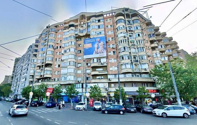 Spatiu comercial,intersectie Mihai Bravu, 98 mp, vitrina 9 ml, chirie 3800 euro