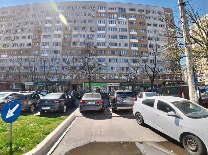 Vanzare spatiu stradal cu teren propriu – intersectie Dristor